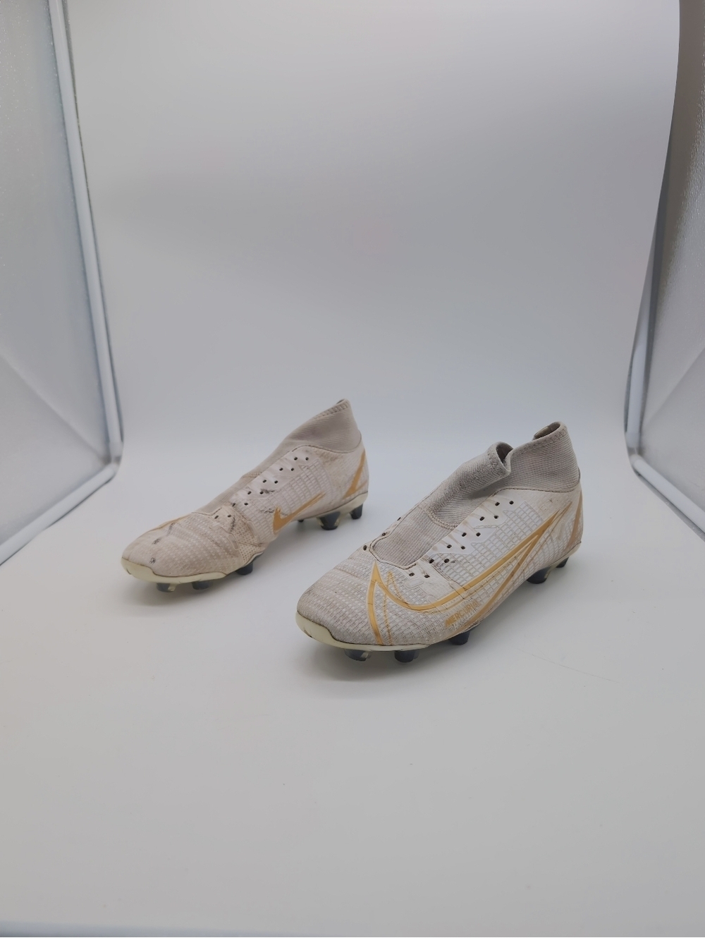 Nike Mercurial Sz 7 White & Gold Soccer Cleats Practice
